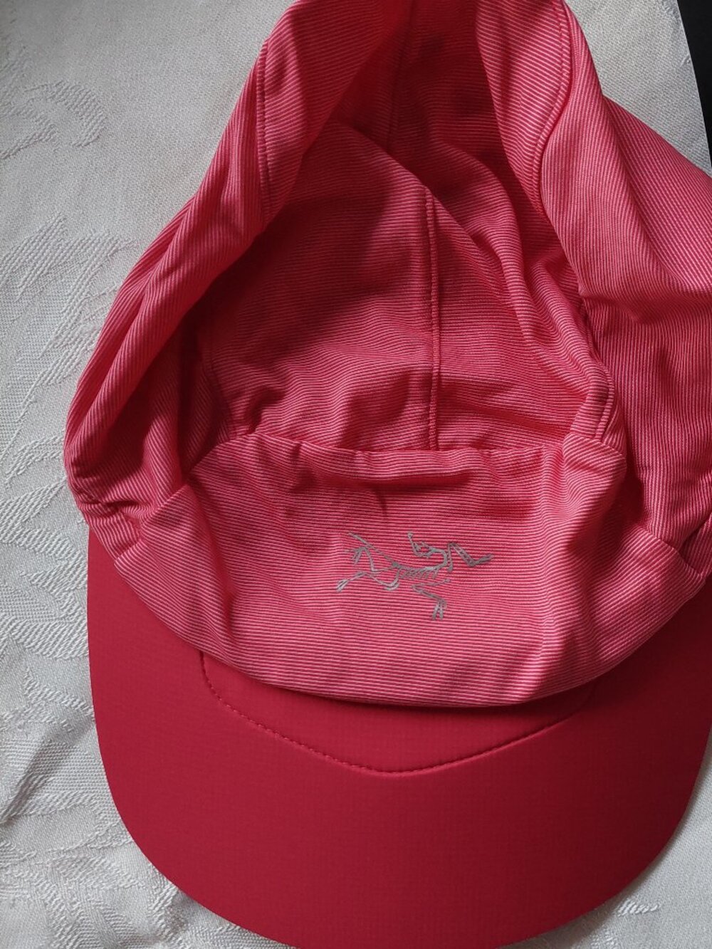 Arc'teryx Motus Hat Trekkinn Pink UPF25 Running Cycling Cap - Picture 2 of 7